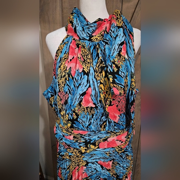 FOREVER UNIQUE Brighter Than the Sun Maxi Dress In Blue Floral. Size 10 NWT - Picture 10 of 16